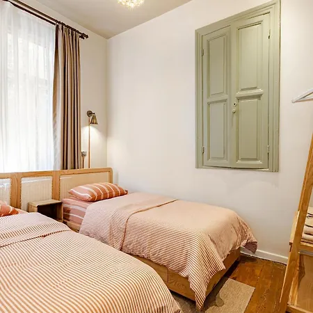 Elsol Mansion - Three Bedroom Flat