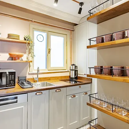 Elsol Mansion - Three Bedroom Flat *