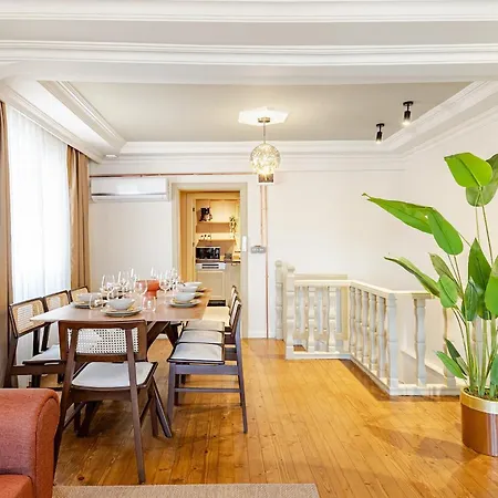 Elsol Mansion - Three Bedroom Flat