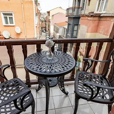 Elsol Mansion - Three Bedroom Flat *