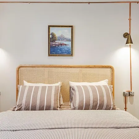Elsol Mansion - Three Bedroom Flat *